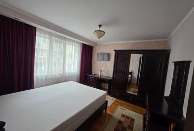 Apartament cu 4 camere decomandat în Piața Centrală - 3