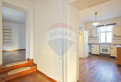 Casă cu 6 camere cu Teren 2134 Mp în Cincu - 25