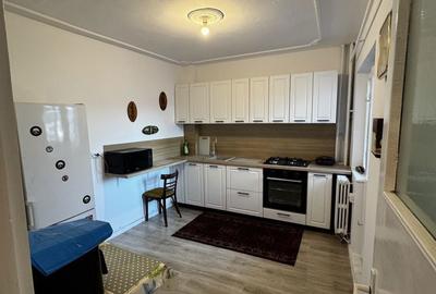 Apartament cu 3 camere decomandat în Canta - 8
