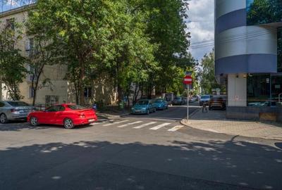 Casă individuală cu 7 camere cu Canalizare în Primăverii - 11