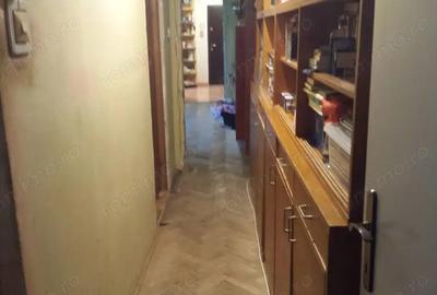 3 camere confort 1 etaj 2 Circumvalatiunii 1 langa McDonalds suprafata utila 66 mp + 5 mp balcon - 2