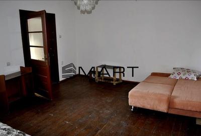 Casă cu 7 camere cu Teren 400 Mp în Calea Dumbrăvii