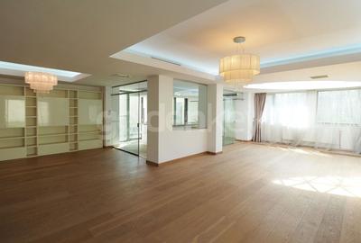 Imobil ultra-premium S+P+4 | 7 dormitoare, 8 bai | 1053mpc | lac - 1