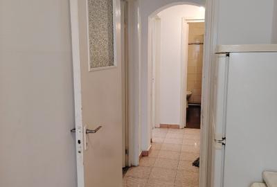 Proprietar, vând apartament 2 camere decomandate, zona Narcisa - 10