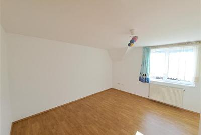 Casa cu 4 camere,105 mp, situata in cartierul Europa! - 8