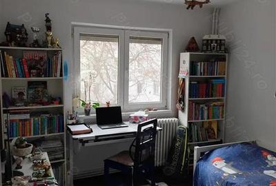 Apartament cu 2 camere semidecomandat, mobilat în Alexandru cel Bun - 3