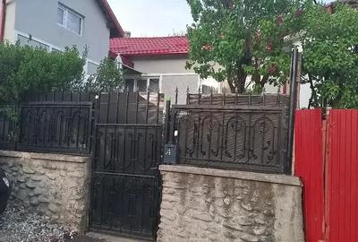 Casă cu Teren 450 Mp în Petros - 2