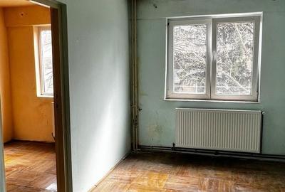 Apartament cu 3 camere semidecomandat în Intim - 2