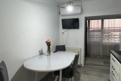 Apartament cu 2 camere decomandat, mobilat în Soarelui