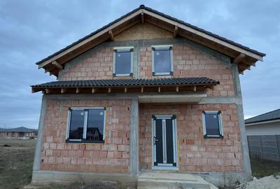 Casă cu 5 camere cu Teren 500 Mp în Sântandrei - 1