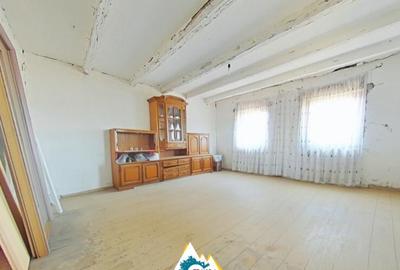 Casa spa?ioasa cu 3 camere in comuna Vladimirescu aproape de Arad