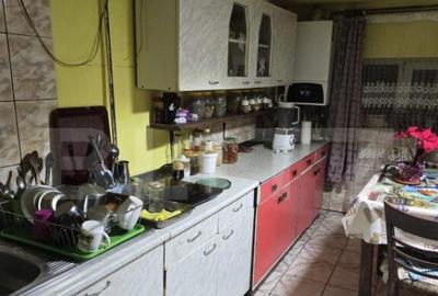 Casa cu 5 camere, 2 etaje, 145 mp zona Titulescu - 12