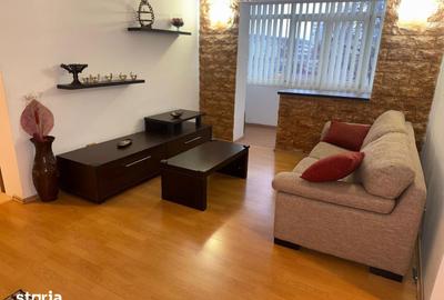 Apartament cu 3 camere în Micro 9 - 1