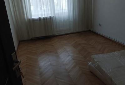 Apartament cu 3 camere decomandat în Calea Severinului - 2