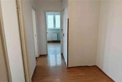 Apartament cu 3 camere circular în Astra - 5