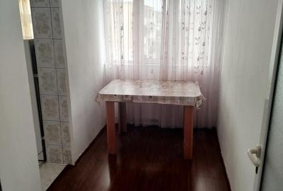 Garsonieră decomandată în 9 Mai - 1