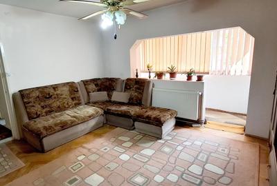 Apartament cu 3 camere semidecomandat în Girocului - 1