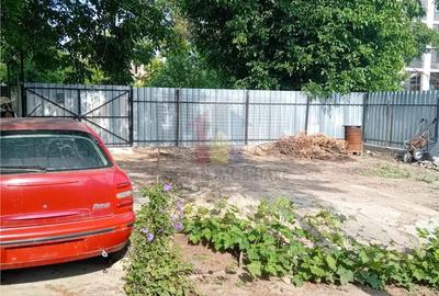 Casă cu 4 camere în Central - 1