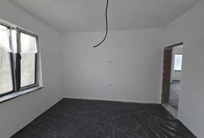 Casă cu 4 camere în Exterior Vest - 3