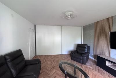 Apartament cu 3 camere decomandat în Exterior Vest - 2