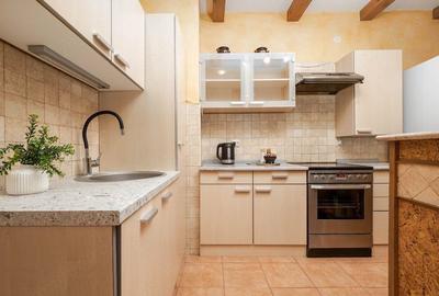 Apartament cu 2 camere decomandat în Complex Studențesc