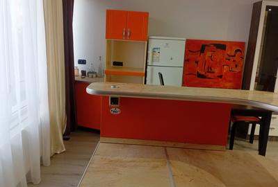 Apartament cu 3 camere decomandat, mobilat în UTA - 12
