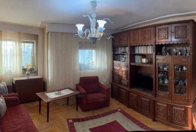 Apartament cu 3 camere decomandat în Central - 1