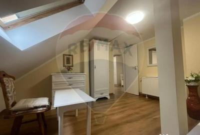 Apartament cu 4 camere decomandat în Hipodrom 1 - 3