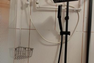 Eroii Revolutiei, doua minute metrou - 15