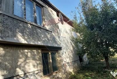 Casă cu 4 camere cu Teren 720 Mp în Central - 1