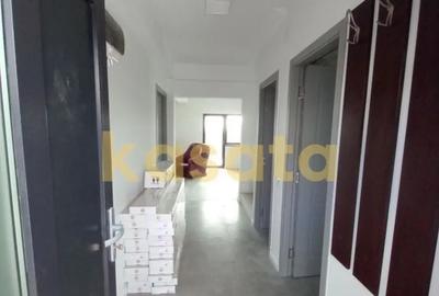 Casă cu 4 camere în Central - 9