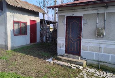 Casă cu Teren 100 Mp în Central - 1