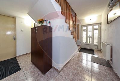 Casă cu 8 camere cu Teren 720 Mp în Central - 40