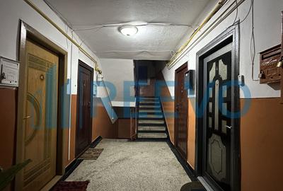 Apartament cu 3 camere semidecomandat în Central - 12