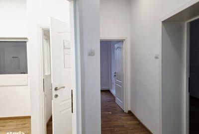 Casă cu 4 camere în Ultracentral