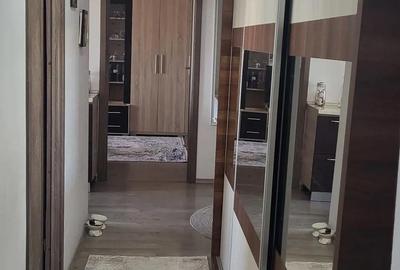 Apartament cu 3 camere decomandat în Lăureni - 5