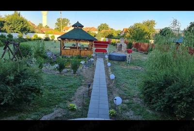 Casă cu Teren 3000 Mp în Central - 9