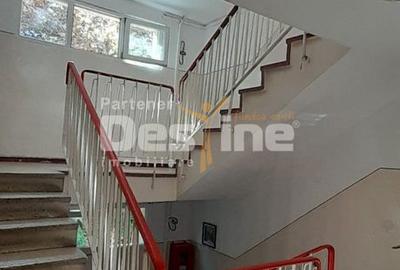 Apartament cu 3 camere semidecomandat în Titan - 14