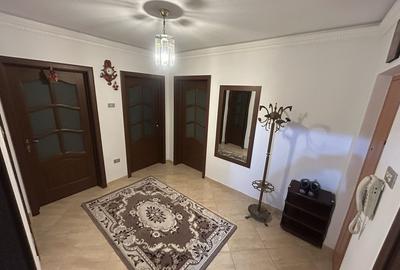 Apartament cu 3 camere decomandat în Exterior Vest - 2