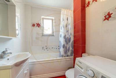 Inchiriere - Apartament 3 camere bloc nou + loc de parcare. - 1