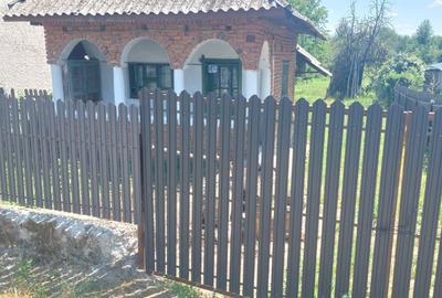 Casă cu 3 camere în Retevoiești - 2