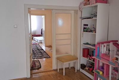 Casă cu 4 camere în Central - 2