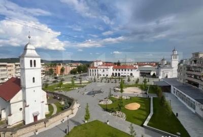 Apartament cu 4 camere semidecomandat în Câmpia Turzii