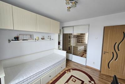 Apartament cu 3 camere semidecomandat în Lacul Morii - 1