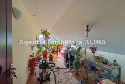 Casă cu 5 camere cu Teren 329 Mp în Ceangăi - 2