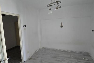 Garsonieră decomandată în Central - 6