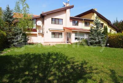 Duplex cu 5 camere în Iancu Nicolae