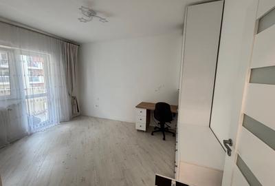 Apartament cu 4 camere decomandat, mobilat în Metalurgiei - 9