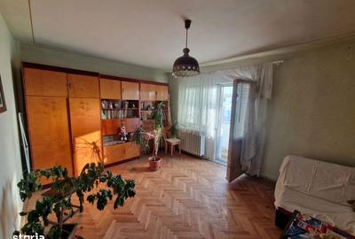 Apartament cu 3 camere decomandat în Independenței - 2
