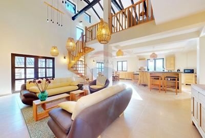 Casă individuală cu 7 camere cu Teren 1672 Mp în Sohodol - 1